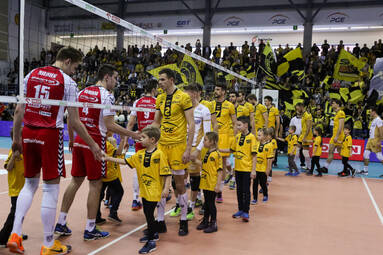 Sobota z PlusLigą: PGE Skra Bełchatów - Effector Kielce 3:2