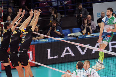 Przez straconego seta spadli na trzecie miejsce