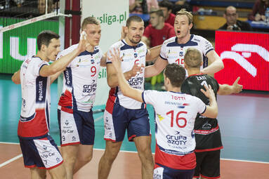 Sobota z PlusLigą: ZAKSA Kędzierzyn-Koźle - Jastrzębski Węgiel 3:2