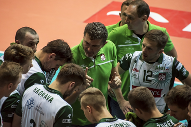 Akademickie derby w hali Urania