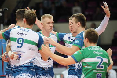 Sobota z PlusLigą: ONICO AZS Politechnika Warszawska - MKS Będzin 3:2