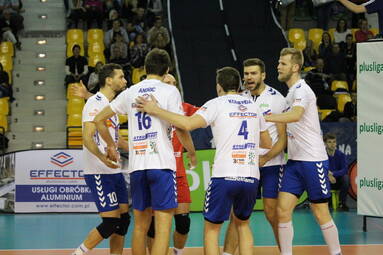 Biała wstążka z drużyną Effectora Kielce