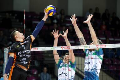 Środa z PlusLigą: ONICO AZS Politechnika Warszawska - Cuprum Lubin 0:3