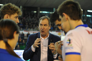 Daleki wyjazd. Trzecia siła tabeli na drodze MKS-u