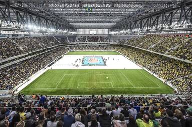 Liga Światowa na stadionie piłkarskim w Kurytybie