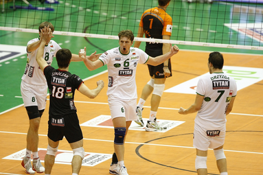 Czy 100 procent wystarczy na PGE Skrę?