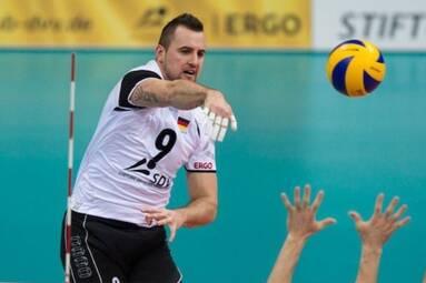 Georg Grozer w Lokomotiwie Nowosybirsk