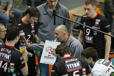 Tytan AZS na dobrej drodze