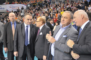 Wicepremier Waldemar Pawlak obejrzał finał PP