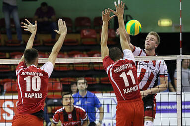 Lokomotiw Charków wygrywa w Krośnie