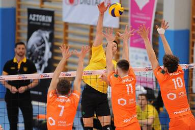 Memoriał Arkadiusza Gołasia: ONICO Warszawa i GKS Katowice w finale