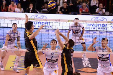 Piątek z PlusLigą: Cerrad Czarni Radom - PGE Skra Bełchatów 2:3