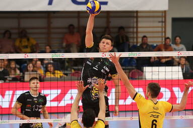 Sobota z PlusLigą: PGE Skra Bełchatów - Trefl Gdańsk 3:2