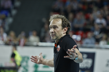 Co robi rekin, gdy poczuje krew