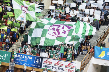 Mikołajkowy pojedynek w Uranii