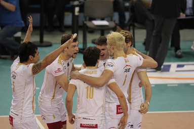 Po awansie PGE Skry. Miłe sety dla widowni