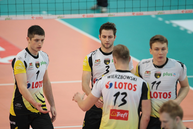 Teraz muszą patrzeć na innych