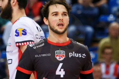 Luke Perry z nowym kontraktem