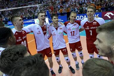 Siatkarze trzymają kciuki za koszykarzy