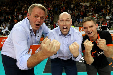 Sobota z PlusLigą: Jastrzębski Węgiel - PGE Skra Bełchatów 3:2