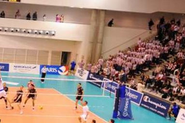 Biało-czerwony Paryż