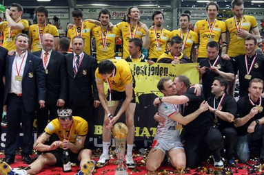 Skra w złotej koronie