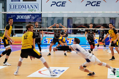 Piątek z PlusLigą:PGE Skra Bełchatów - Cerrad Enea Czarni Radom 3:2