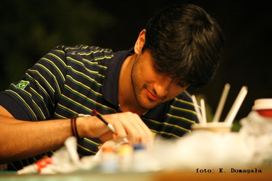 Gibie pomagała córeczka Nicole