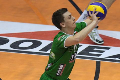 Tytan wspiera młodych