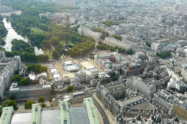 Ciężarówki zwożą już piasek