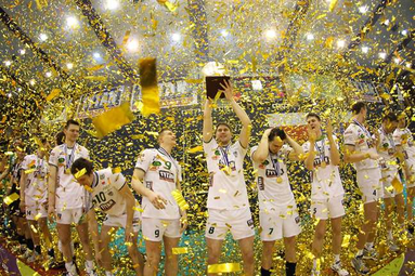 Złoty medal smakuje szampanem