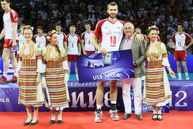 Mazurek Dąbrowskiego na Lotnisku im. Fryderyka Chopina
