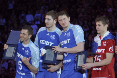 Siatkarze Zenitu w dobrych humorach odlecieli do Kataru