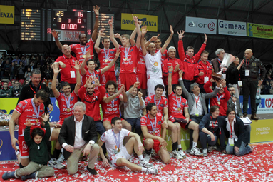 Copra Elior Piacenza z Pucharem Challenge