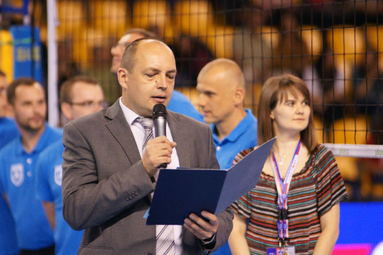 Kieleckie spotkania "Przy śniadaniu o siatkówce"