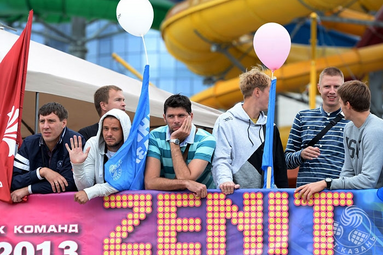 Ograniczyć płace i wspierać szkolenie młodzieży