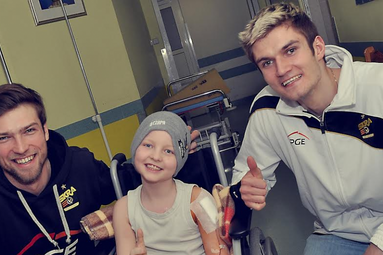 Siatkarze PGE Skry pomagają podopiecznym Fundacji Herosi