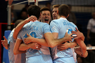 Zenit i Lokomotiw w finale. Groźna kontuzja Wołkowa