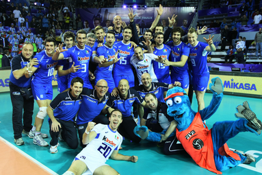 Włosi przed wylotem do Brazylii