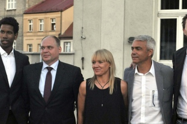 Kolejne dłonie w Alei Gwiazd