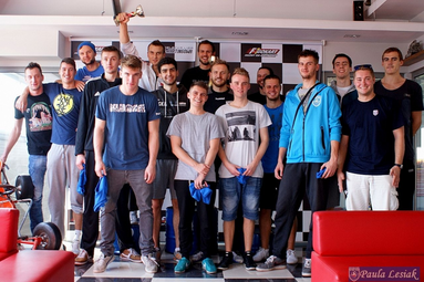 Kieleccy siatkarze na torze gokartowym