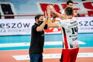 Sobota z PlusLigą: Asseco Resovia Rzeszów - PGE Skra Bełchatów 3:0