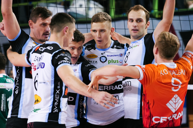 AZS PW i Cerrad Czarni o prymat na Mazowszu