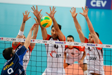 Trzy mecze w sześć dni