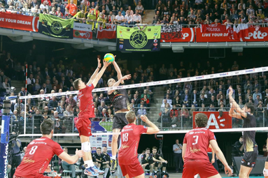 LM: Precura - PGE Skra 1:3