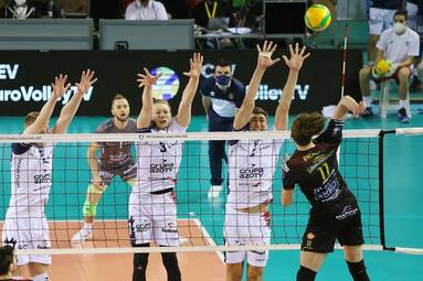 Grupa Azoty ZAKSA Kędzierzyn-Koźle i PGE Skra Bełchatów walczą o półfinał LM