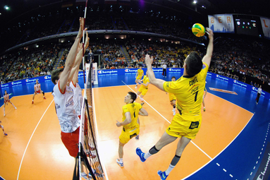 Liga Mistrzów: polskie zespoły nie chcą dalekich podróży