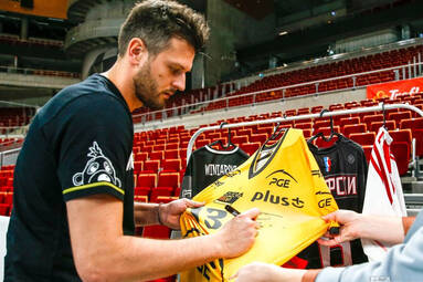 Kończąca się kolekcja koszulek Michała Winiarskiego – Trefl Gdańsk wspiera Pomorskie Hospicjum dla Dzieci!