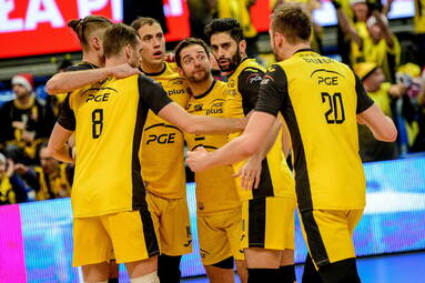 Mnóstwo atrakcji w ostatnim meczu w hali Energia w 2021 roku