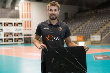 Niezwykły kalendarz charytatywny z udziałem Jakuba Popiwczaka